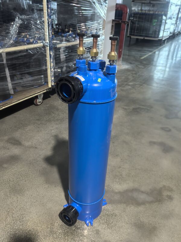 Scambiatore di calore verticale per piscina MHTA-1.5 con tubo in titanio TA1 e struttura a tubo resistente in guscio di PVC per sistemi di riscaldamento piscina