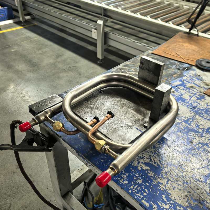 Titanio TA1 Inner Tube In Tube Coaxial Heat Exchanger con isolamento personalizzato per la climatizzazione marina